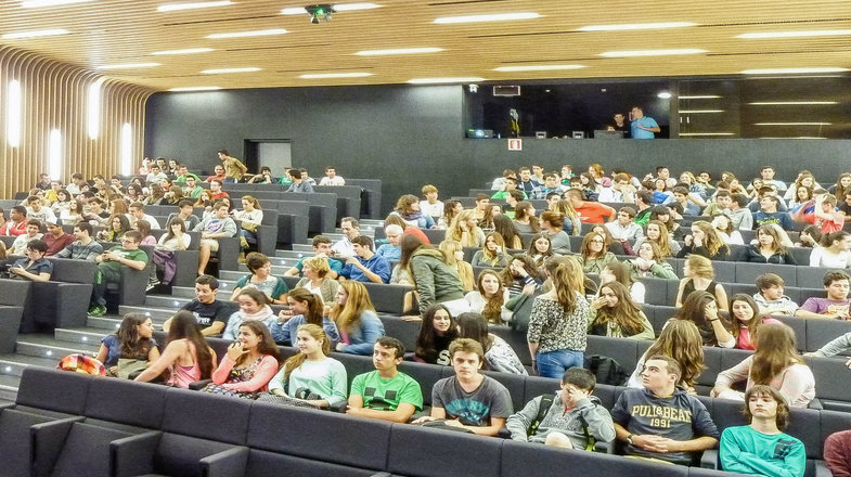 Zinetek-en parte hartu zuten ikasleak, Orona Fundazioaren auditorioan